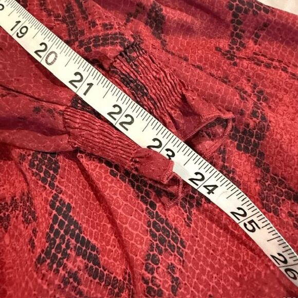 Banana Republic Snake Skin Print Dress Red Black Ruffle Elastic Waist Size Small - Picture 13 of 14